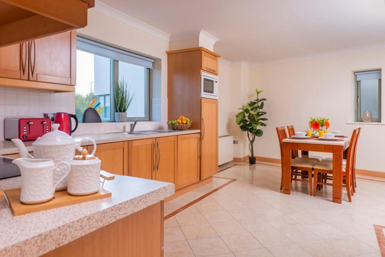 Park Place Apartments 킬라니 외부 사진