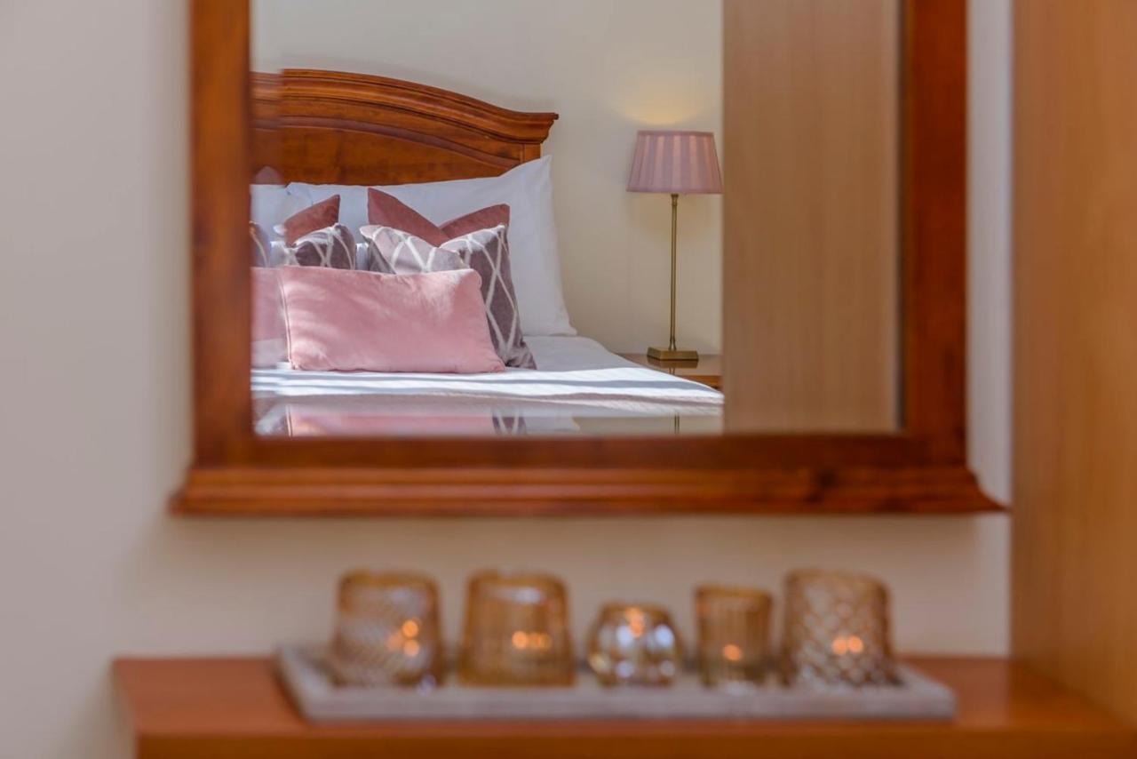 Park Place Apartments 킬라니 외부 사진