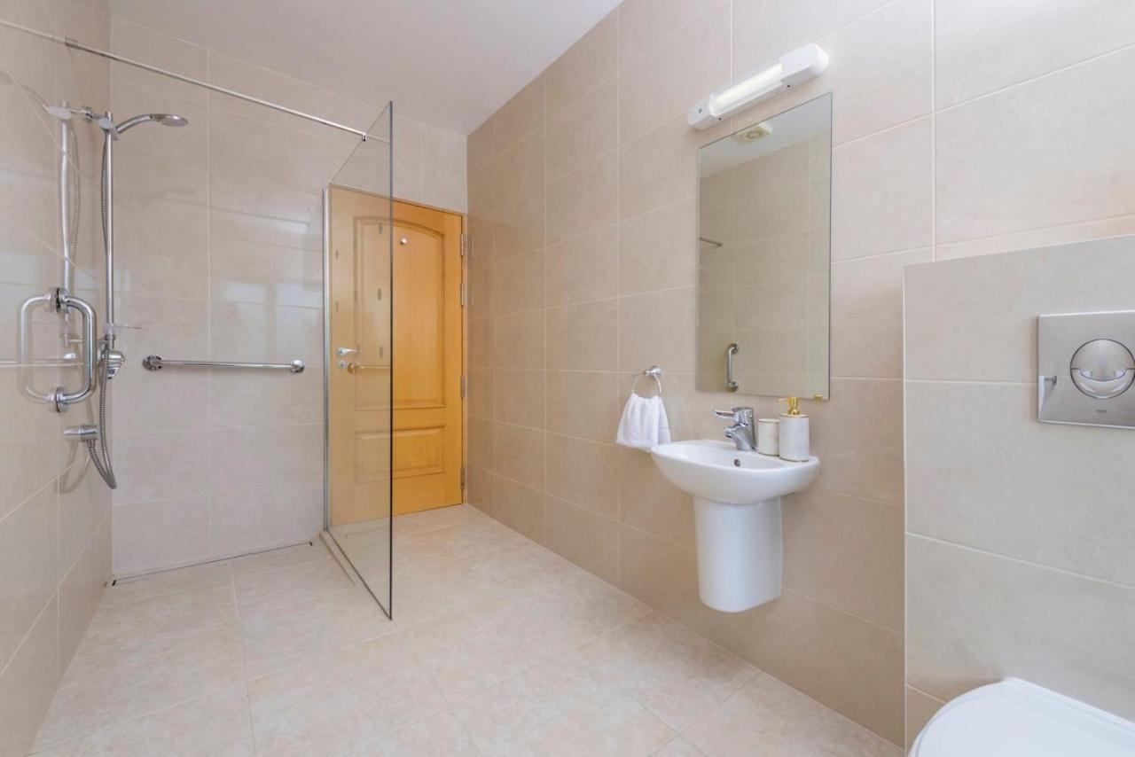 Park Place Apartments 킬라니 외부 사진