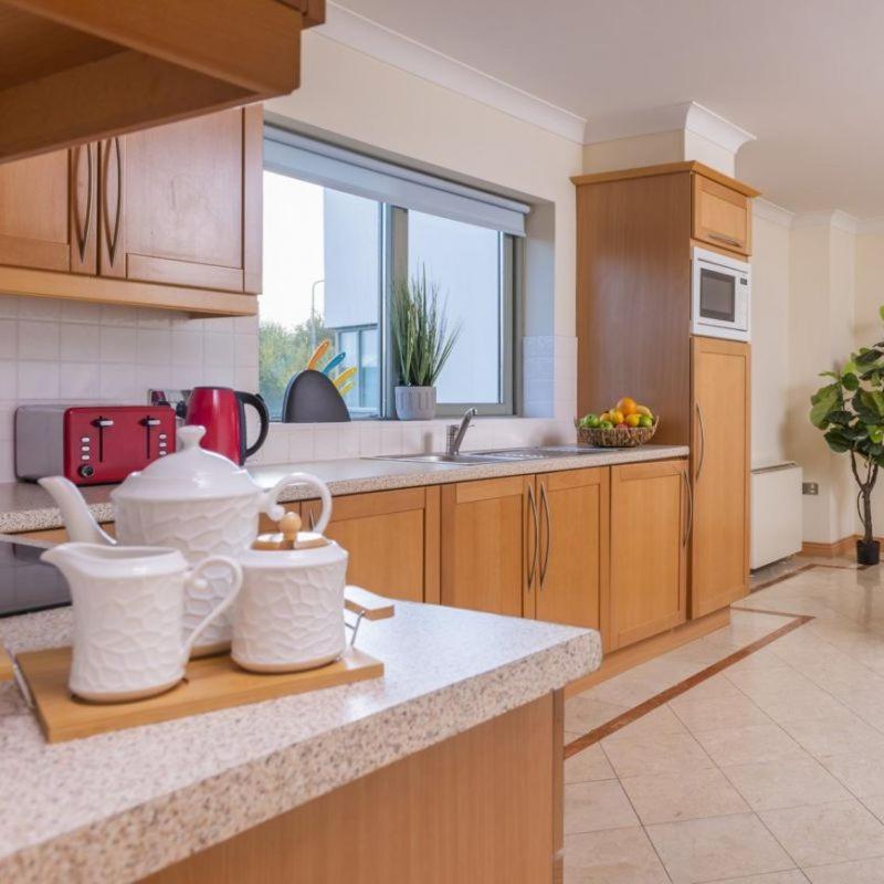 Park Place Apartments 킬라니 외부 사진