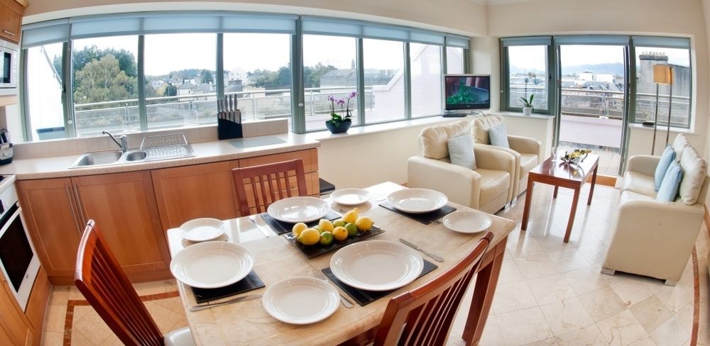 Park Place Apartments 킬라니 외부 사진